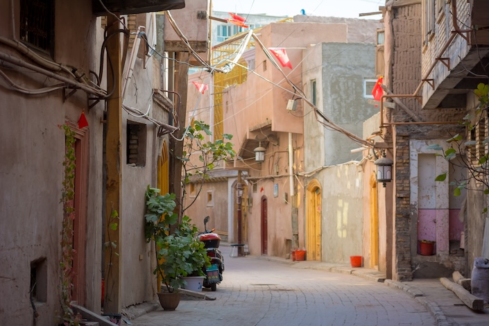 Sunny Kashgar alleyway in the old town, Kashgar, Xinjiang, China
