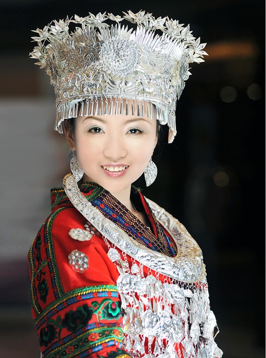 una mujer china de piel blanca