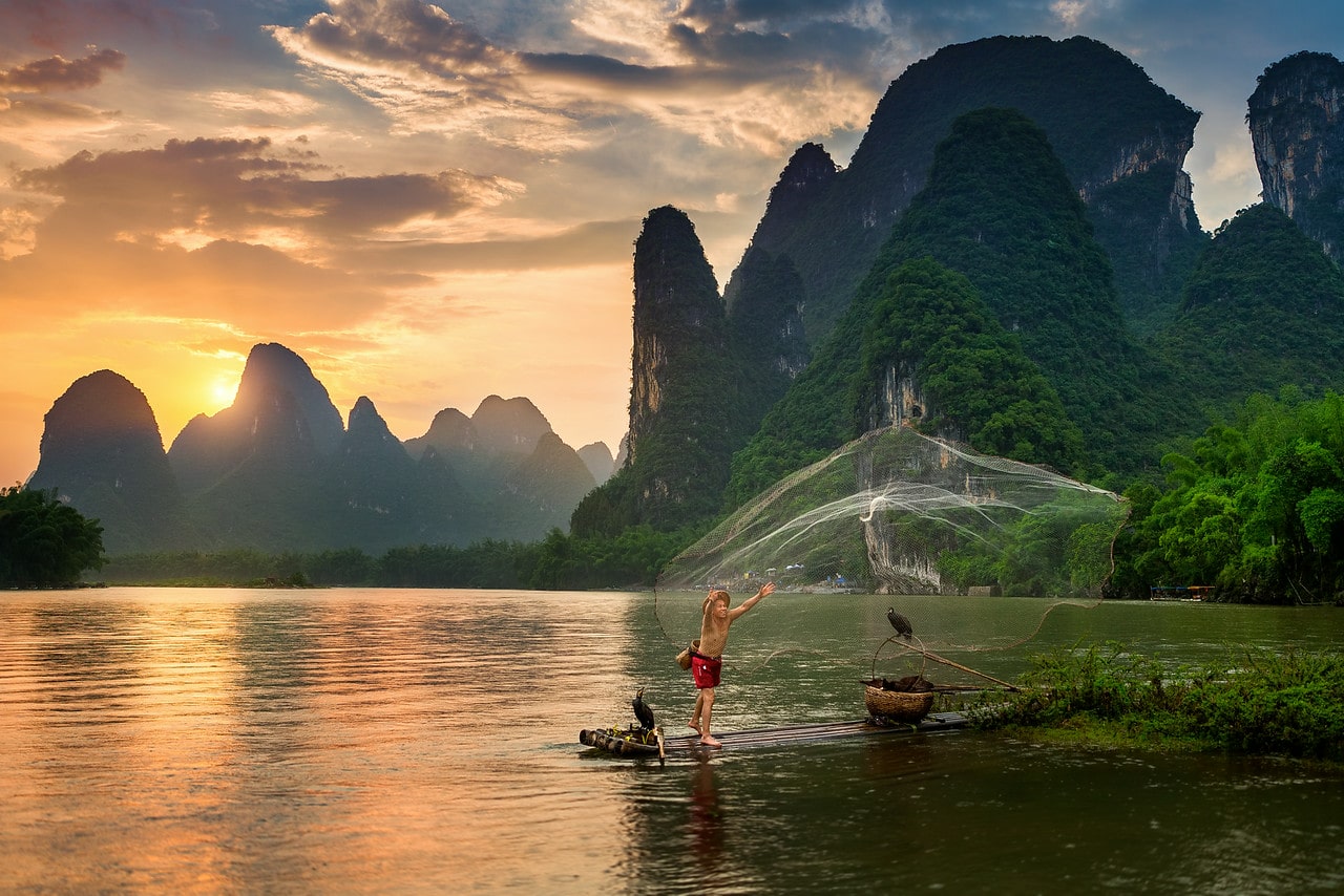 Peter_Stewart_Fisherman_In_Yangshuo