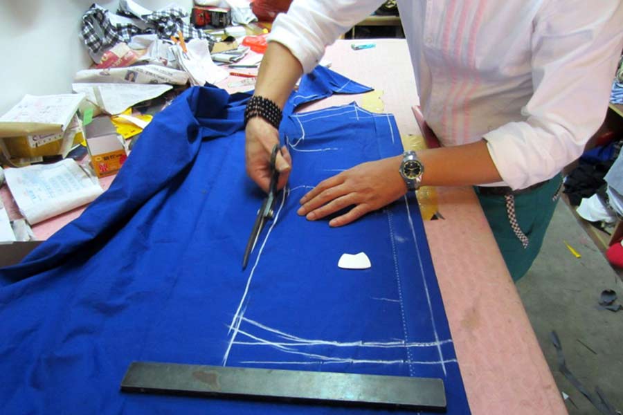 Tailoring clothes in China