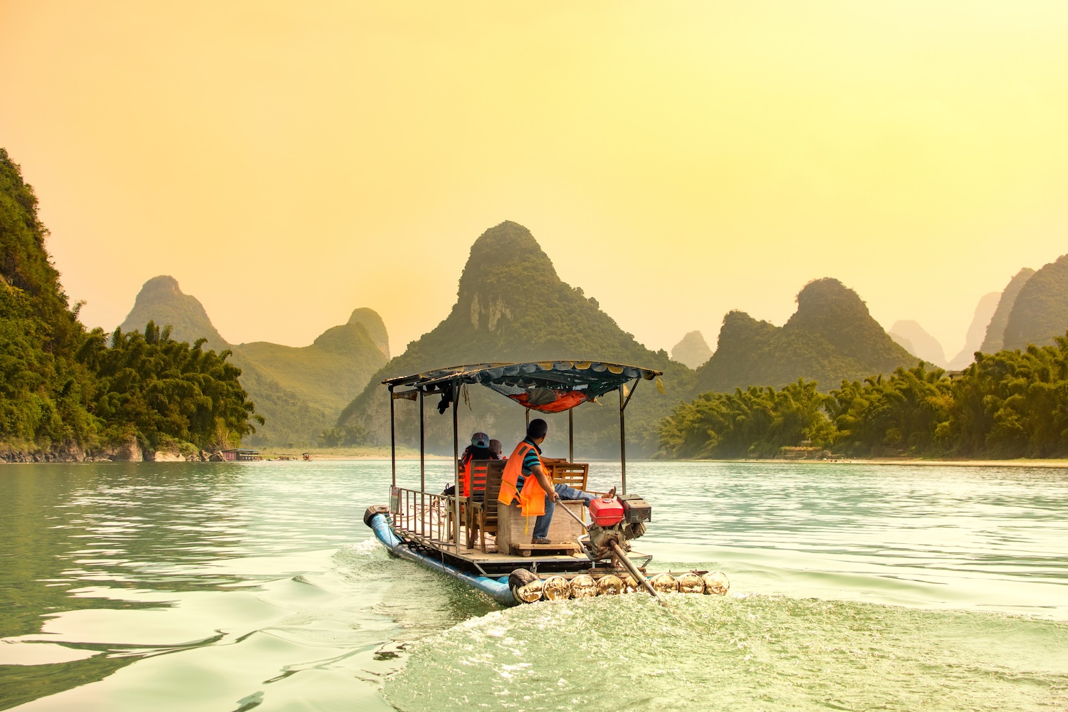 The Li River winding between Guilin&rsquo;s karst peaks