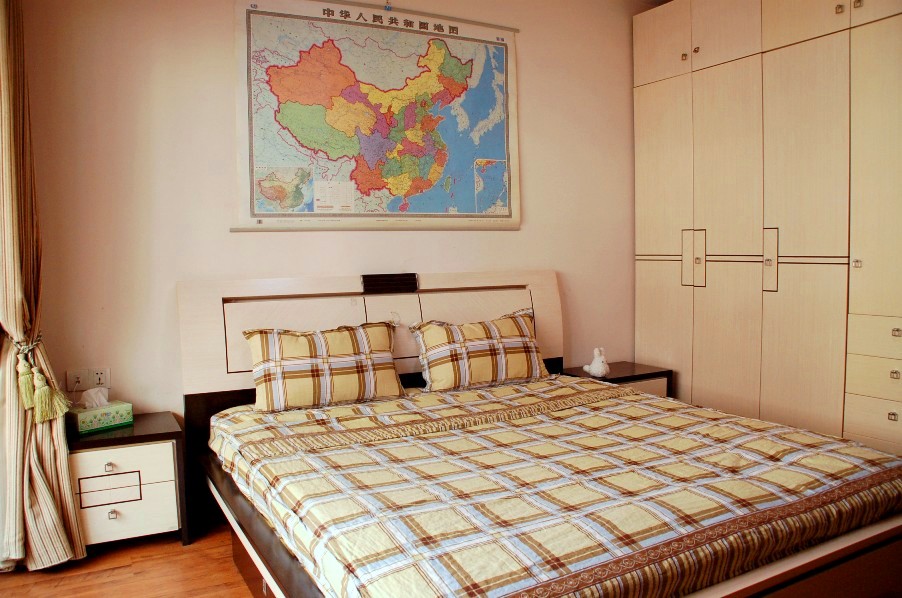 Apartment with Chinese Roommates