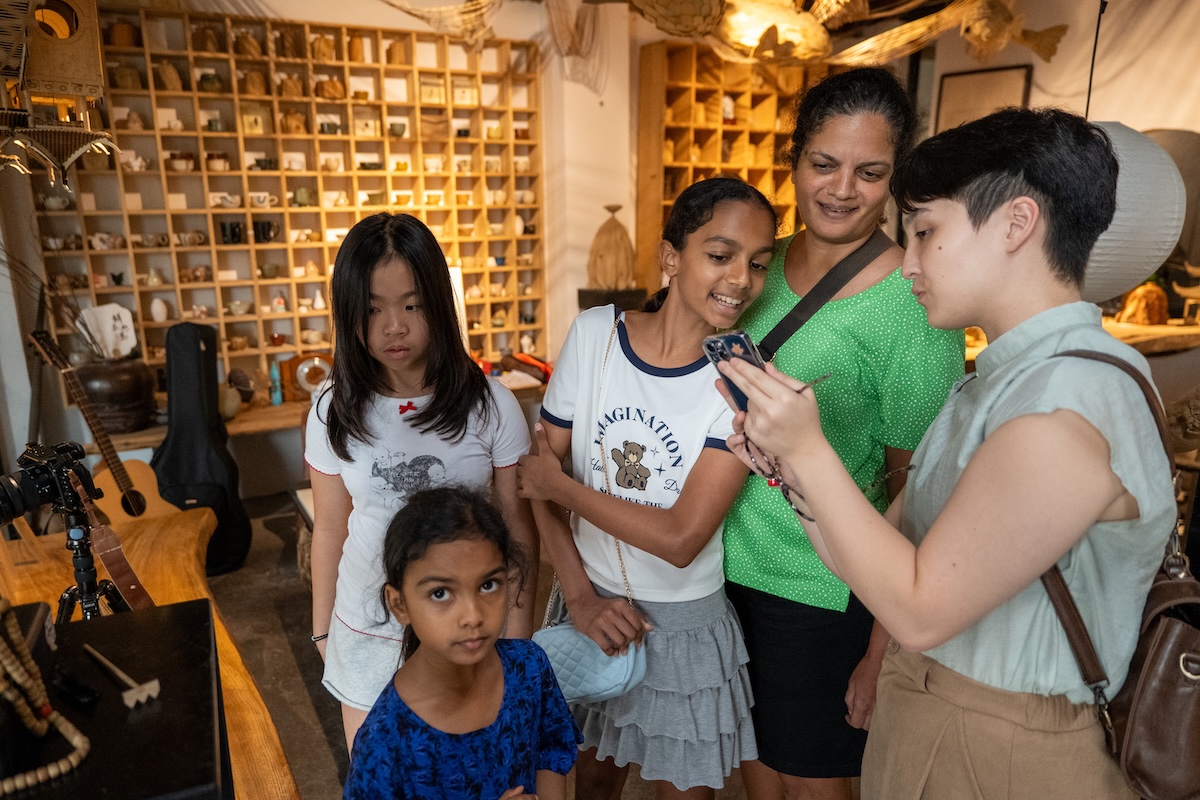 CLI students learning Chinese joinery