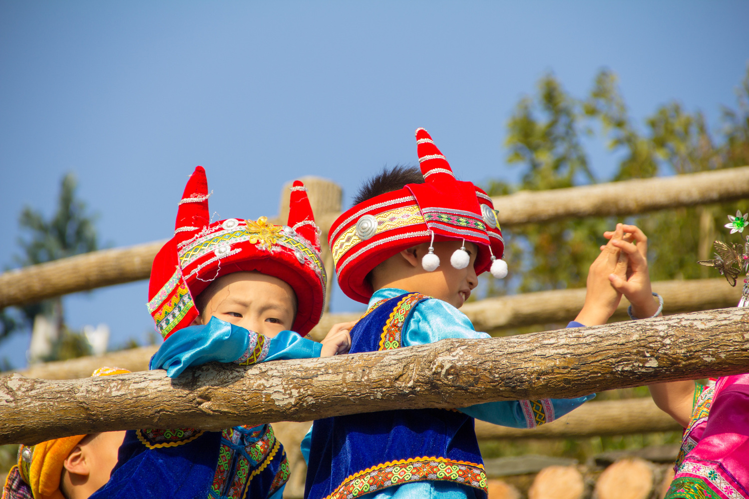 Children in traditional headdresses