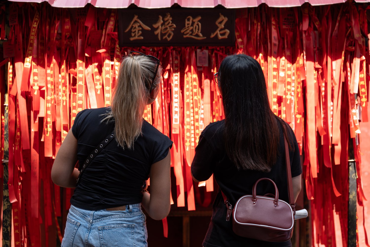 Students exploring Guilin